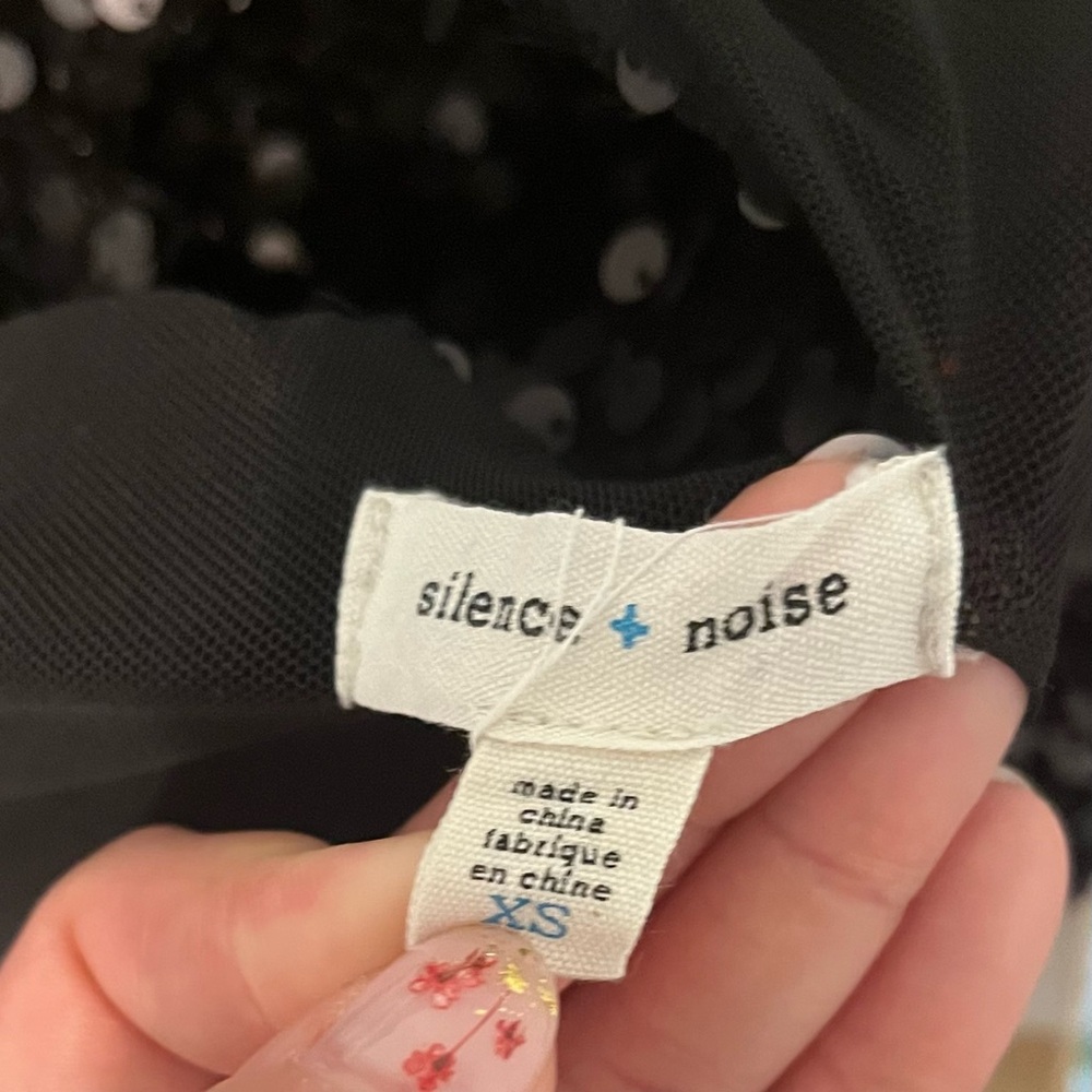 Urban Outfitters Silence and Noise Black Sequinned Open Back Top - Picture 5 of 6